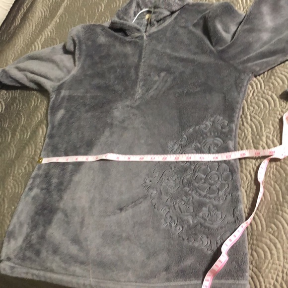 Ascend half zip pull over with embroidery on left side and top of the back - Picture 8 of 13